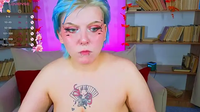 bluelunaray online show from September 2025 10:42:02 AM