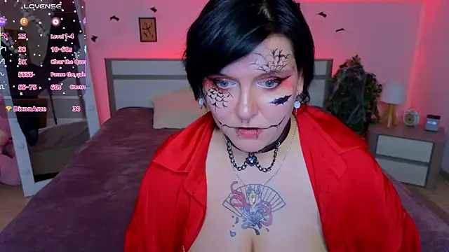 bluelunaray online show from October 2025 11:11:01 AM