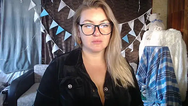 NikaSkylink online show from October 2025 03:57:01 AM