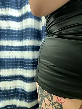 Snapshot of MamaSpicy chatting on October 2025 02:21:02 AM MamaSpicy online show from October 2025 02:21:02 AM