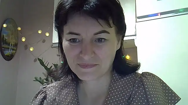 Krystal 82 online show from October 2025 07:12:01 PM