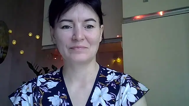 Krystal 82 online show from October 2025 10:11:02 AM