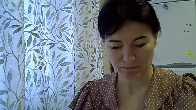 Krystal 82 online show from December 2025 08:31:02 AM