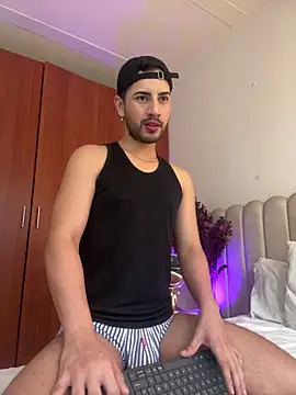 Snapshot of Dark_beauty2 chatting on October 2025 10:09:02 PM Dark beauty2 online show from October 2025 10:09:02 PM