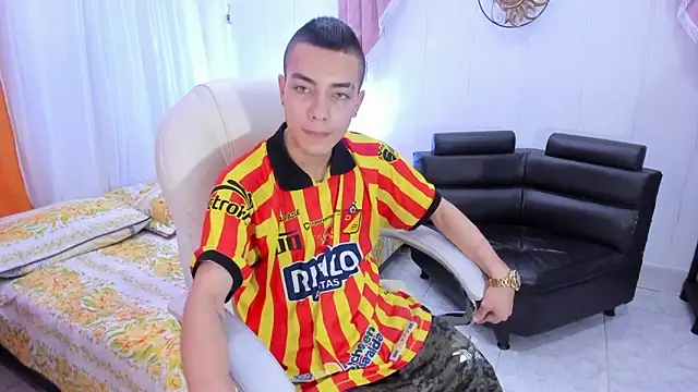 Dereck Boy8 online show from October 2025 08:20:01 PM