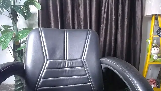 Snapshot of kiara_1122 chatting on April 2026 10:18:02 PM kiara 1122 online show from April 2026 10:18:02 PM
