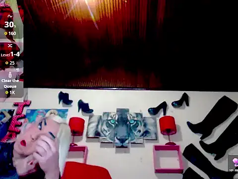 blondehot5v online show from September 2025 12:08:02 PM