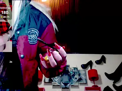 blondehot5v online show from September 2025 11:25:01 AM