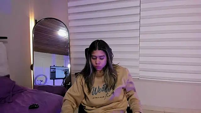 Rachell criss online show from October 2025 04:10:01 AM