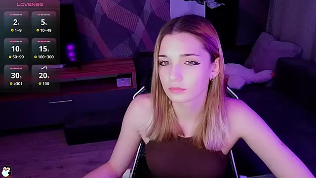 Snapshot of Sandy_Belle chatting on October 2025 07:12:02 PM Sandy Belle online show from October 2025 07:12:02 PM