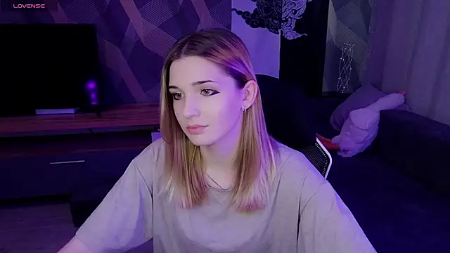 Snapshot of Sandy_Belle chatting on October 2025 01:40:02 PM Sandy Belle online show from October 2025 01:40:02 PM