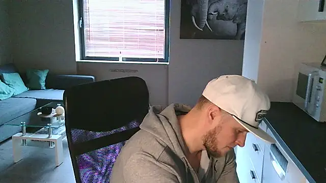 Dartanjanas13 online show from October 2025 10:57:01 AM