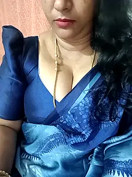 Snapshot of Swetyhoney chatting on September 2025 04:28:01 PM Swetyhoney online show from September 2025 04:28:01 PM