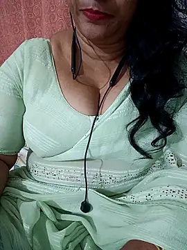 Snapshot of Swetyhoney chatting on September 2025 05:57:02 PM Swetyhoney online show from September 2025 05:57:02 PM