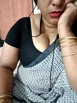 Snapshot of Swetyhoney chatting on September 2025 04:19:01 PM Swetyhoney online show from September 2025 04:19:01 PM