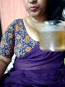 Snapshot of Swetyhoney chatting on September 2025 11:12:01 AM Swetyhoney online show from September 2025 11:12:01 AM