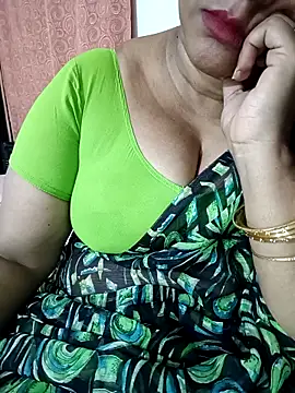 Snapshot of Swetyhoney chatting on September 2025 05:03:01 PM Swetyhoney online show from September 2025 05:03:01 PM