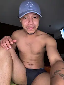 Snapshot of Mlkrrp chatting on November 2025 01:06:01 AM Mlkrrp online show from November 2025 01:06:01 AM