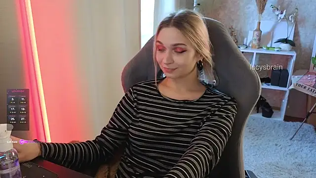 Lucyinthesheets online show from September 2025 04:34:02 AM