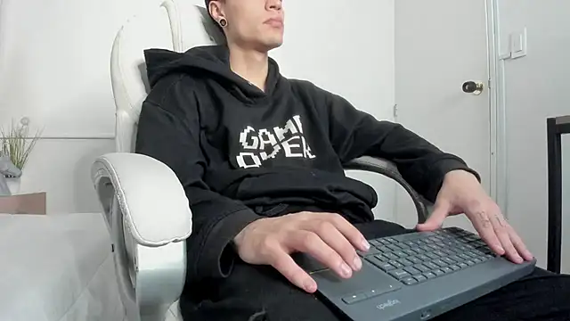 dark sun302 online show from September 2025 08:52:02 PM