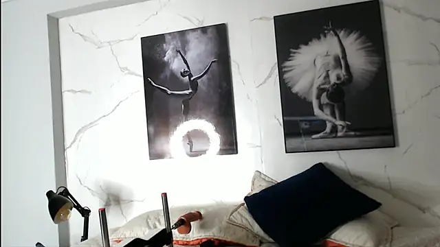 Evaa 18 online show from December 2025 05:43:02 PM