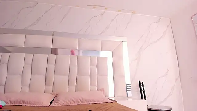 Maia Park online show from December 2025 01:51:01 PM