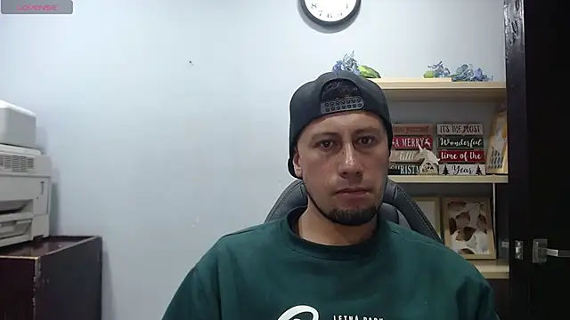 Snapshot of willou_86 chatting on October 2025 05:43:02 PM willou 86 online show from October 2025 05:43:02 PM