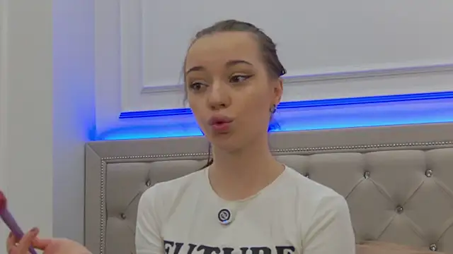 ZoeyNeal online show from March 2026 01:49:01 PM