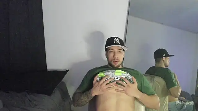 ThiagoLugo online show from December 2025 04:00:02 AM