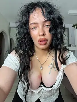 Hannah xBaby online show from October 2025 12:06:01 PM