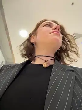 lucy-joy online show from October 2025 09:23:01 AM