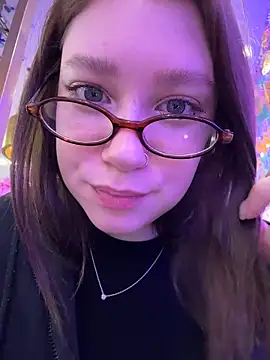 lucy-joy online show from March 2026 09:15:01 AM