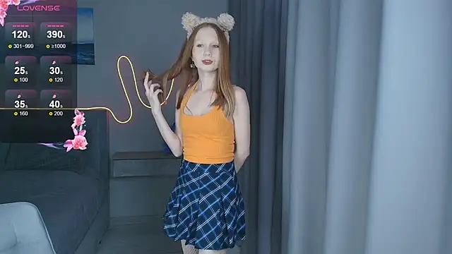 FoxyMira online show from September 2025 01:48:02 PM