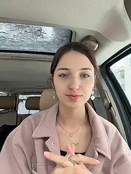 DollyTall online show from February 2026 09:32:02 AM