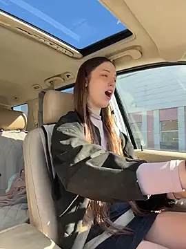 DollyTall online show from March 2026 04:12:02 AM