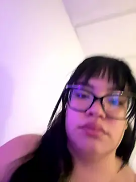 Emily Taylor2 online show from January 2026 02:06:02 AM