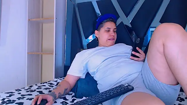 Snapshot of karla_sexy21 chatting on October 2025 04:24:02 AM karla sexy21 online show from October 2025 04:24:02 AM