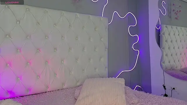 Megan  cole1 online show from September 2025 04:12:02 AM