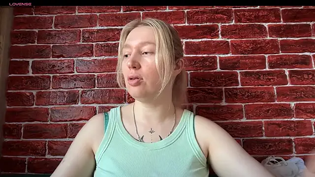 CitrusBlissss online show from November 2025 02:44:01 AM