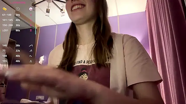 Snapshot of LinaMoonBlessed chatting on May 2026 01:40:02 PM LinaMoonBlessed online show from May 2026 01:40:02 PM