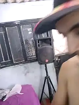 Snapshot of miroqui143 chatting on October 2025 12:42:02 AM miroqui143 online show from October 2025 12:42:02 AM