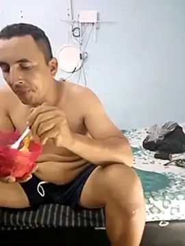 Snapshot of miroqui143 chatting on October 2025 11:28:02 PM miroqui143 online show from October 2025 11:28:02 PM