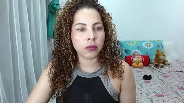 Yanis Ariel12 online show from September 2025 11:18:02 PM