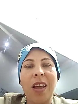 Yanis Ariel12 online show from October 2025 04:38:02 PM