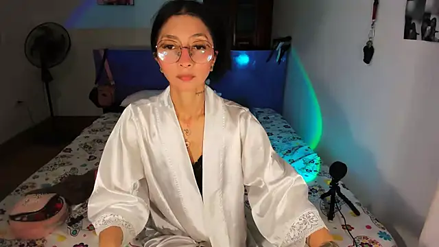 Snapshot of Anais_lux chatting on June 2026 12:38:01 AM Anais lux online show from June 2026 12:38:01 AM