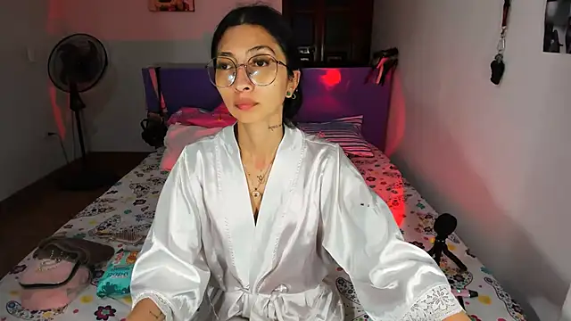 Snapshot of Anais_lux chatting on June 2026 11:53:02 PM Anais lux online show from June 2026 11:53:02 PM