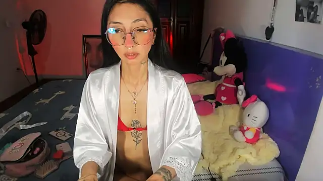 Anais lux online show from June 2026 12:04:02 AM