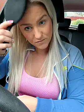 Charleigh xx online show from October 2025 04:03:02 PM