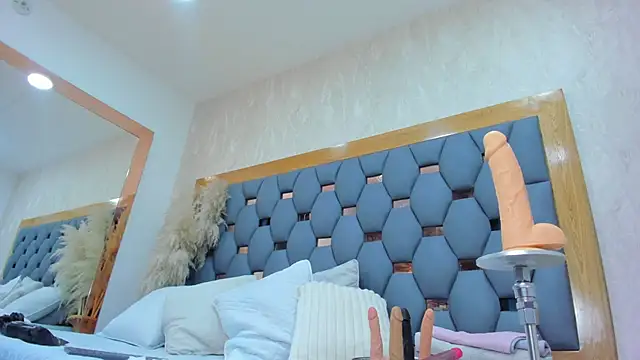 crystal sm online show from April 2026 03:11:01 AM