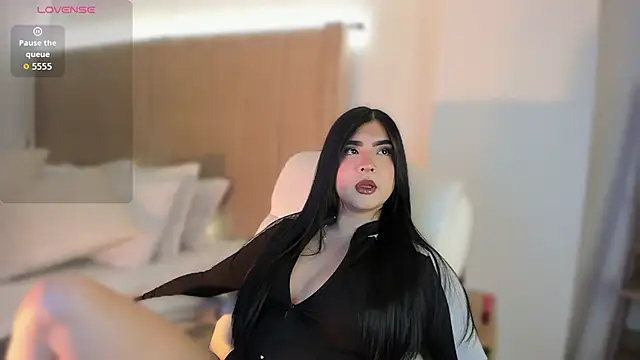 Sweety Nicole  online show from June 2026 05:30:02 AM